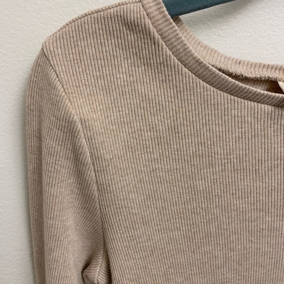 Universal Thread Beige Long Sleeve Ribbed Cropped Basic Top in Oatmeal Women’s M - Picture 4 of 10